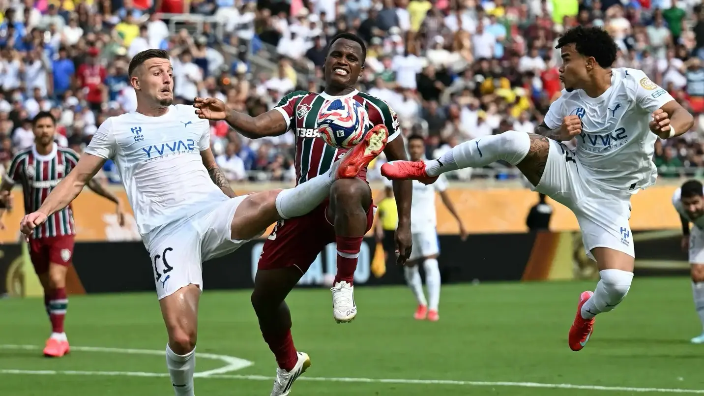 اتهامات مدوية للفيفا: هل تآمر ضد الهلال لإقصائه من مونديال الأندية؟