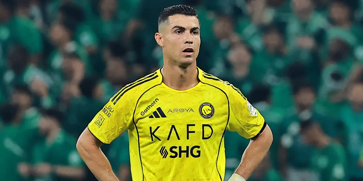 كريستيانو رونالدو يبقى في السعودية، لكن الشكوك تحيط باستمرار الدوري السعودي للمحترفين