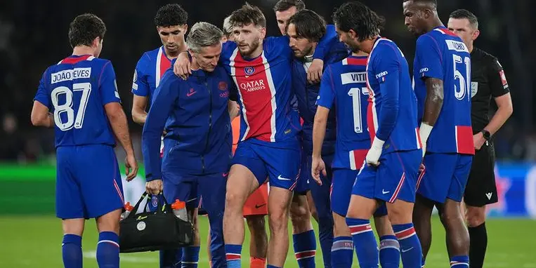 Substituted Due to Second-Half Injury: Entourage of Kvaratskhelia Fears Cruciate Ligament Tear